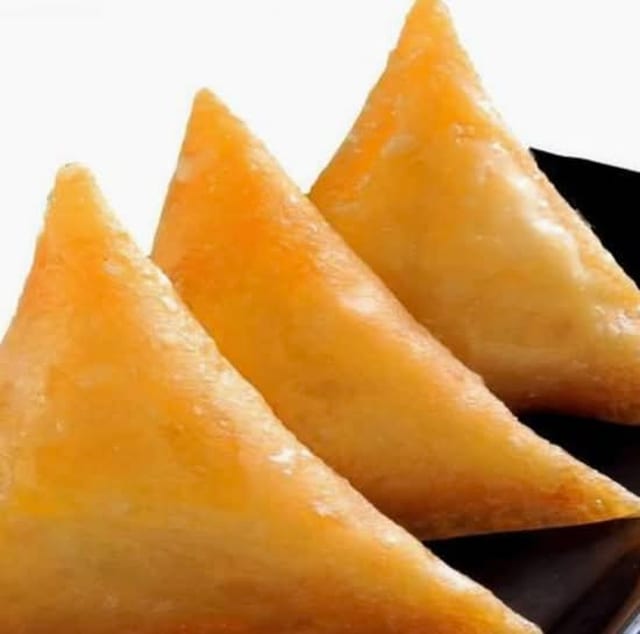 Chicken Samosa (3 Pieces).
